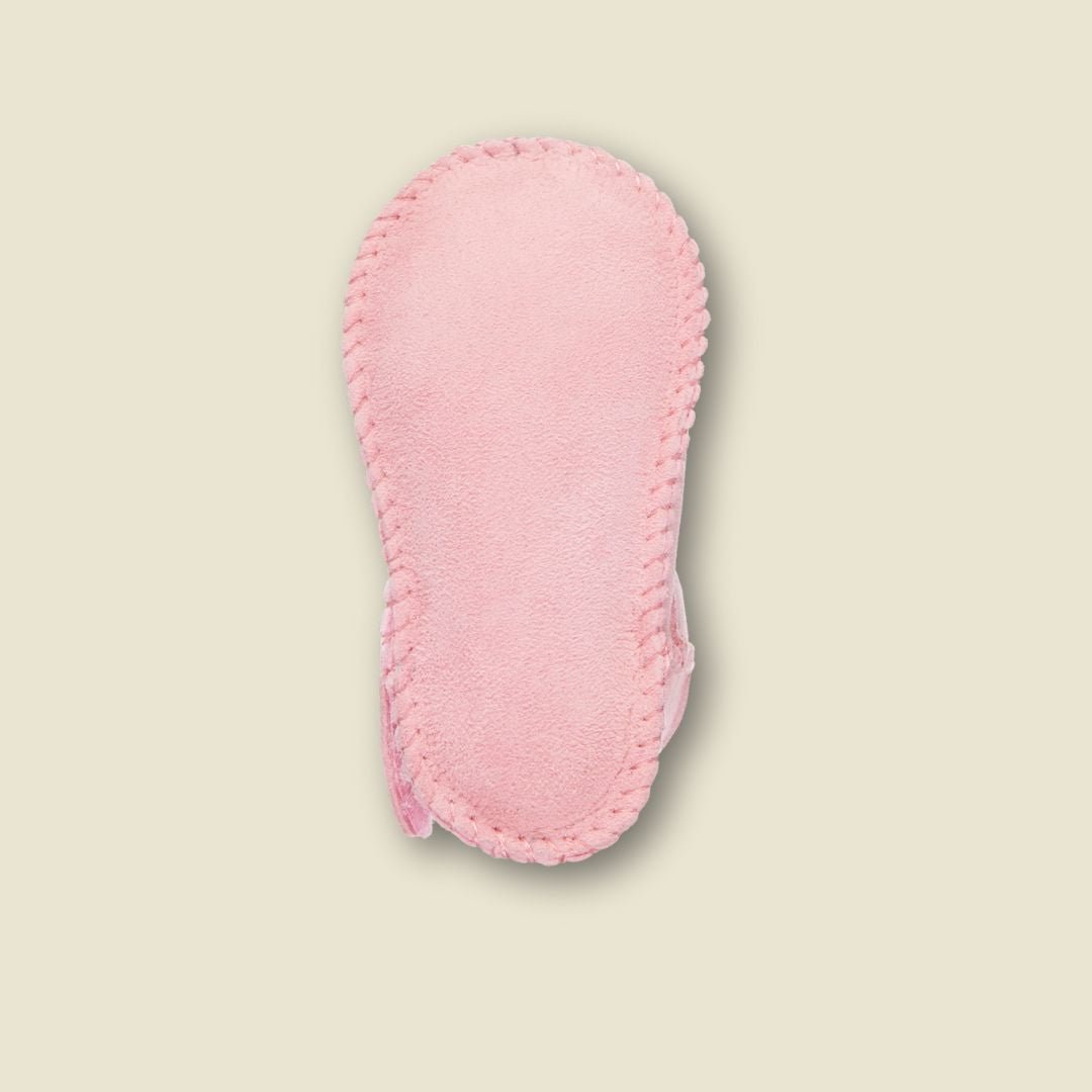 Collection of Bottines chaudes en suède et laine de mérinos pour bébé - Rose - Timininous in a gallery layout
